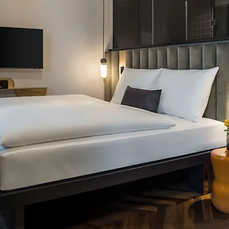 Amano Hotel *