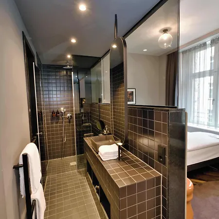 Hotel Amano *