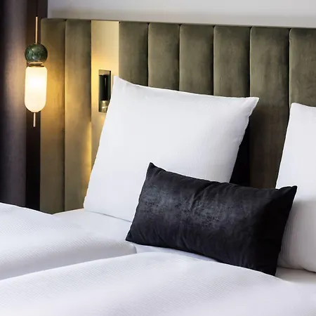Amano Hotel *